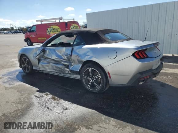 2025 Ford Mustang EcoBoost Premium с VIN 1FAGP8UH9S5117211, выставлен на аукционе Copart как лот 87062385 с пробегом 6 009 миль миль и На запчасти • Non repairable. История ставок и продаж доступна на DreamBid. Изображение 2.