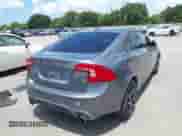 2017 Volvo S60 Dynamic с VIN YV126MFL1H2436740, выставлен на аукционе IAAI как лот 42602343 с пробегом 136 760 миль миль и . История ставок и продаж доступна на DreamBid. Изображение 4.