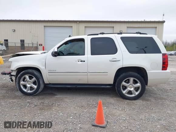 2014 Chevrolet Tahoe LTZ с VIN 1GNSCCE05ER101331, выставлен на аукционе IAAI как лот 41793150 с пробегом 177 769 миль миль и . История ставок и продаж доступна на DreamBid. Изображение 14.