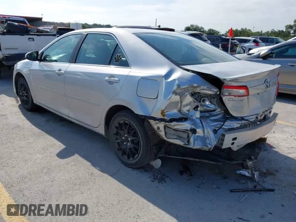 2013 Toyota Camry LE z VIN 4T1BD1FK1DU070466, wystawiony jako IAAI lot #42118169 z przebiegiem 144 680 mil mil oraz . Historia ofert i sprzedaży dostępna na DreamBid. Obrazek 3.