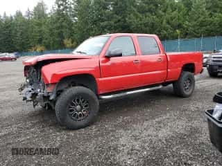 2004 Chevrolet Silverado 2500HD LT3 z VIN 1GCHK23G14F180092, wystawiony jako Copart lot #90902515 z przebiegiem Nie podano mil oraz Szkoda całkowita • Salvage title. Historia ofert i sprzedaży dostępna na DreamBid. Obrazek 1.