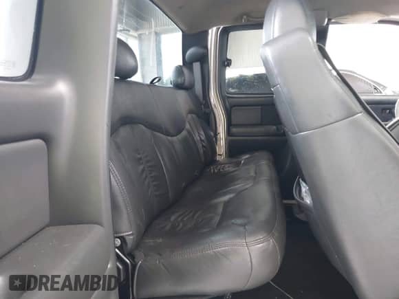 2002 Chevrolet Silverado 1500 LS with VIN 2GCEC19T221427915, listed as a IAAI auction lot 43143055 with Not provided miles and . Bid and sale history available at DreamBid. Image 8.