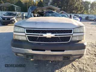 2006 Chevrolet Silverado 3500 SRW LT3 z VIN 1GCHK39D96E286303, wystawiony jako Copart lot #74227514 z przebiegiem Nie podano mil oraz Szkoda całkowita • Salvage title. Historia ofert i sprzedaży dostępna na DreamBid. Obrazek 5.