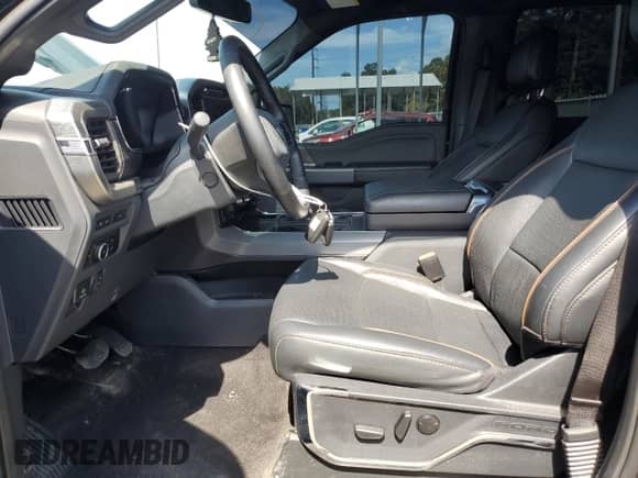 2024 Ford F-150 Lariat с VIN 1FTFW5L55RFB88215, выставлен на аукционе Copart как лот 59999455 с пробегом 14 526 миль миль и Списание • Salvage title. История ставок и продаж доступна на DreamBid. Изображение 7.