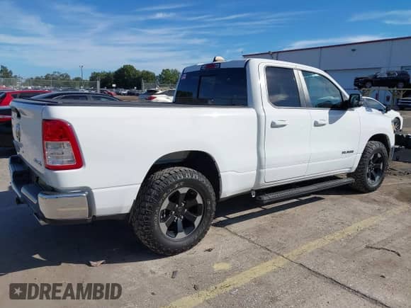 2023 Ram 1500 Big Horn z VIN 1C6SRFBT4PN609346, wystawiony jako IAAI lot #43536707 z przebiegiem 43 231 mil mil oraz . Historia ofert i sprzedaży dostępna na DreamBid. Obrazek 6.