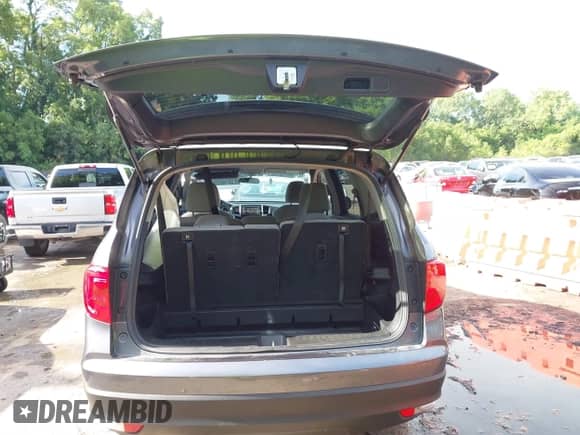 2018 Honda Pilot LX с VIN 5FNYF6H17JB024932, выставлен на аукционе IAAI как лот 42635476 с пробегом 107 842 миль миль и . История ставок и продаж доступна на DreamBid. Изображение 17.