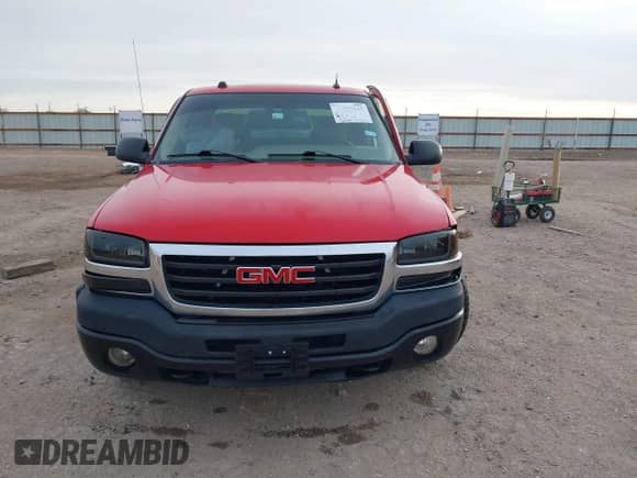 2005 GMC Sierra 1500 SLT with VIN 1GTEC19T35Z355604, listed as a IAAI auction lot 41283645 with 186,908 mi miles and . Bid and sale history available at DreamBid. Image 12.