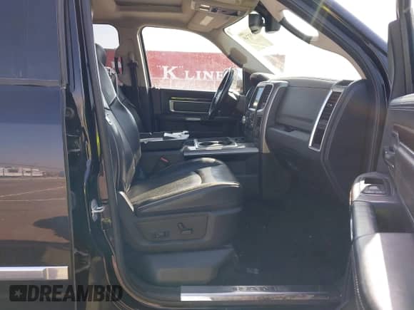 2014 Ram 1500 Longhorn z VIN 1C6RR7PT7ES268181, wystawiony jako IAAI lot #41887749 z przebiegiem 136 081 mil mil oraz . Historia ofert i sprzedaży dostępna na DreamBid. Obrazek 5.