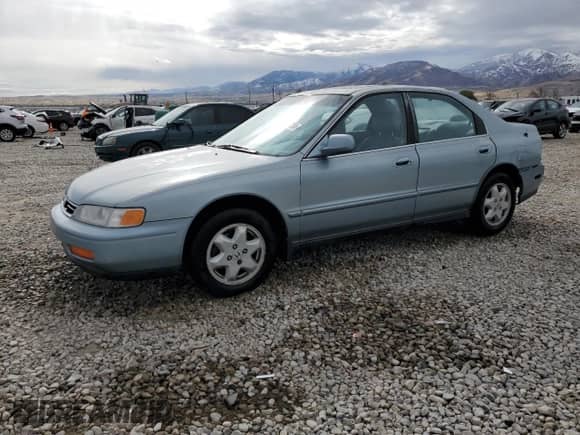 1995 Honda Accord with VIN 1HGCE6667SA001299, listed as a Copart auction lot 78752624 with 185,394 mi miles and Salvage title. Bid and sale history available at DreamBid. Image 1.