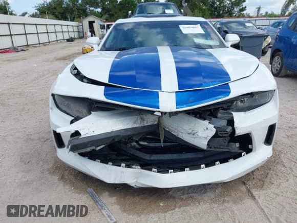2017 Chevrolet Camaro 1LT z VIN 1G1FB1RSXH0184558, wystawiony jako IAAI lot #43484857 z przebiegiem 59 261 mil mil oraz . Historia ofert i sprzedaży dostępna na DreamBid. Obrazek 6.