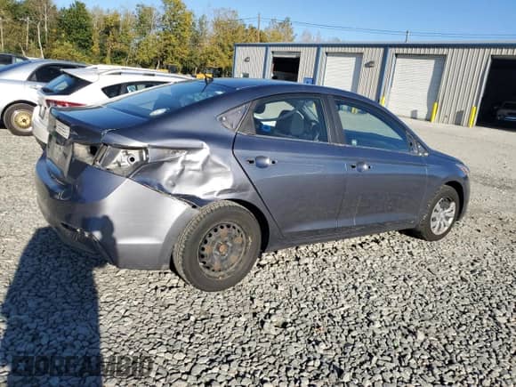 2020 Hyundai Accent SE z VIN 3KPC24A60LE122645, wystawiony jako Copart lot #85924225 z przebiegiem 64 133 mil mil oraz Szkoda całkowita • Salvage title. Historia ofert i sprzedaży dostępna na DreamBid. Obrazek 3.