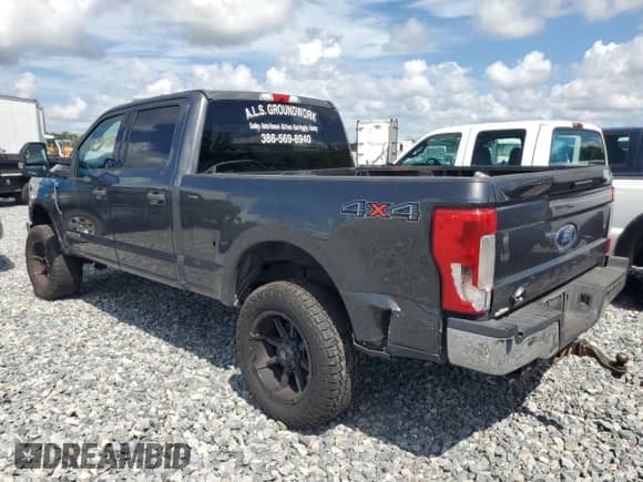 2018 Ford F-250 XL with VIN 1FT7W2BT7JEC22362, listed as a Copart auction lot 69270545 with 157,451 mi miles and Salvage title. Bid and sale history available at DreamBid. Image 2.
