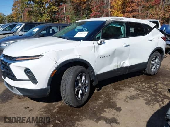 2024 Chevrolet Blazer LT z VIN 3GNKBCR46RS161153, wystawiony jako IAAI lot #43515792 z przebiegiem 22 721 mil mil oraz . Historia ofert i sprzedaży dostępna na DreamBid. Obrazek 17.