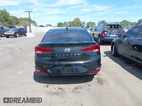 2019 Hyundai Elantra Value Edition z VIN 5NPD84LF3KH415840, wystawiony jako IAAI lot #43376034 z przebiegiem 157 855 mil mil oraz . Historia ofert i sprzedaży dostępna na DreamBid. Obrazek 16.