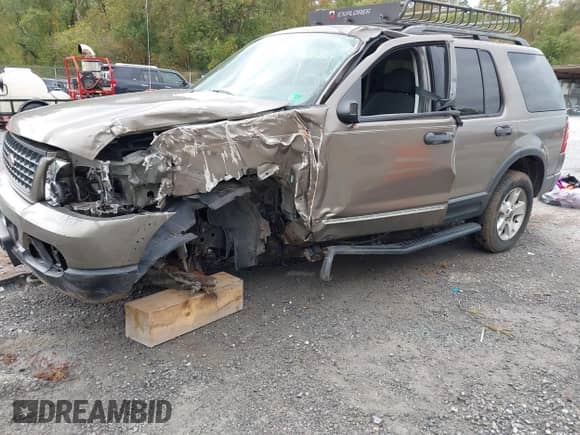 2003 Ford Explorer XLT с VIN 1FMZU73K83UA84238, выставлен на аукционе IAAI как лот 43381119 с пробегом 131 643 миль миль и . История ставок и продаж доступна на DreamBid. Изображение 2.