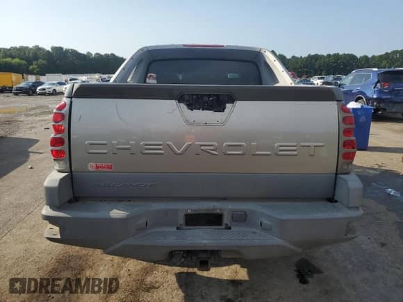 2002 Chevrolet Avalanche z VIN 3GNEK13T12G110184, wystawiony jako Copart lot #66892025 z przebiegiem 168 565 mil mil oraz Szkoda całkowita • Salvage title. Historia ofert i sprzedaży dostępna na DreamBid. Obrazek 6.