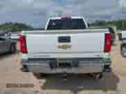 2017 Chevrolet Silverado 2500HD LTZ z VIN 1GC1KWEYXHF218682, wystawiony jako IAAI lot #42749283 z przebiegiem 189 494 mil mil oraz . Historia ofert i sprzedaży dostępna na DreamBid. Obrazek 16.