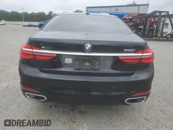 2019 BMW 7 Series 740i xDrive with VIN WBA7E4C55KGV70212, listed as a Copart auction lot 57330965 with 48,408 mi miles and Salvage title. Bid and sale history available at DreamBid. Image 6.
