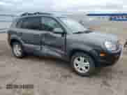 2008 Hyundai Tucson SE с VIN KM8JN72D98U802156, выставлен на аукционе Copart как лот 57833625 с пробегом 208 931 миль миль и Списание • Salvage title. История ставок и продаж доступна на DreamBid. Изображение 4.