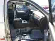 2013 Chevrolet Avalanche LTZ z VIN 3GNTKGE75DG300079, wystawiony jako IAAI lot #42278137 z przebiegiem 120 941 mil mil oraz . Historia ofert i sprzedaży dostępna na DreamBid. Obrazek 5.