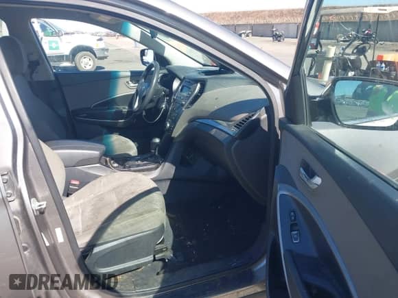 2016 Hyundai Santa Fe с VIN 5XYZT3LB5GG314275, выставлен на аукционе IAAI как лот 43427685 с пробегом 210 384 миль миль и . История ставок и продаж доступна на DreamBid. Изображение 5.