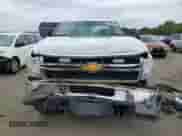 2014 Chevrolet Silverado 3500HD Work Truck z VIN 1GC3KZCG5EF160402, wystawiony jako Copart lot #67509225 z przebiegiem 109 898 mil mil oraz Czysty tytuł • Clean title. Historia ofert i sprzedaży dostępna na DreamBid. Obrazek 5.