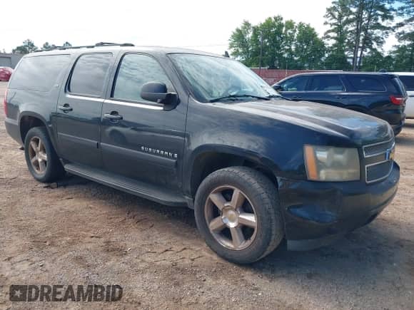 2007 Chevrolet Suburban LT с VIN 1GNFC16057R183102, выставлен на аукционе IAAI как лот 42196662 с пробегом Не указан миль и . История ставок и продаж доступна на DreamBid. Изображение 1.