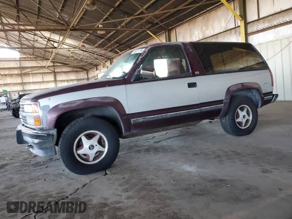 1992 Chevrolet Blazer z VIN 1GNEK18K7NJ330738, wystawiony jako Copart lot #84371734 z przebiegiem 245 967 mil mil oraz Czysty tytuł • Clean title. Historia ofert i sprzedaży dostępna na DreamBid. Obrazek 1.