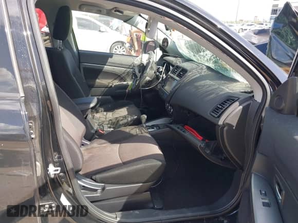 2019 Mitsubishi Outlander ES с VIN JA4AP3AU1KU032223, выставлен на аукционе IAAI как лот 43283790 с пробегом 47 697 миль миль и . История ставок и продаж доступна на DreamBid. Изображение 5.