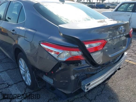 2019 Toyota Camry LE с VIN 4T1B11HK2KU715449, выставлен на аукционе IAAI как лот 43495656 с пробегом 82 639 миль миль и . История ставок и продаж доступна на DreamBid. Изображение 18.
