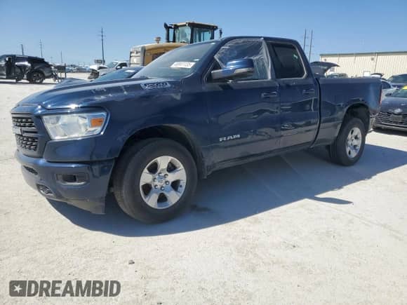2022 Ram 1500 Lone Star z VIN 1C6RREBT6NN187330, wystawiony jako Copart lot #46941135 z przebiegiem 80 181 mil mil oraz Czysty tytuł • Clean title. Historia ofert i sprzedaży dostępna na DreamBid. Obrazek 1.