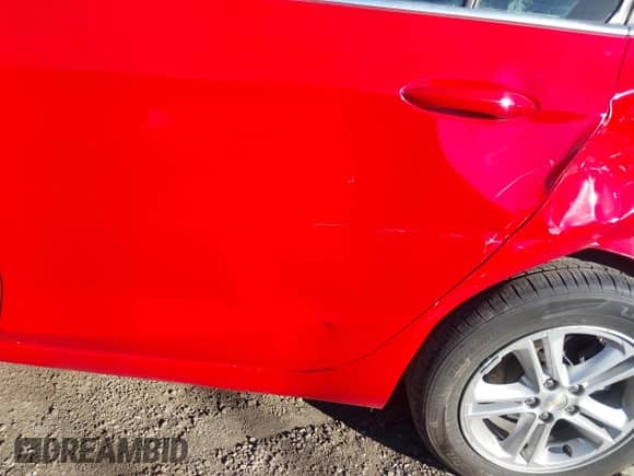 2017 Chevrolet Cruze LT с VIN 3G1BE6SM8HS516374, выставлен на аукционе IAAI как лот 43396574 с пробегом 106 585 миль миль и . История ставок и продаж доступна на DreamBid. Изображение 18.