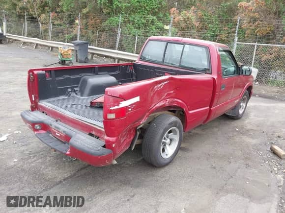 2003 Chevrolet S-10 LS с VIN 1GCCS14H538267556, выставлен на аукционе IAAI как лот 41940945 с пробегом 134 696 миль миль и . История ставок и продаж доступна на DreamBid. Изображение 4.