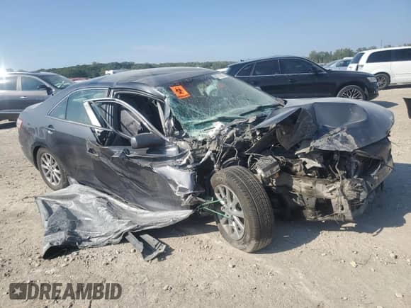 2010 Toyota Camry z VIN 4T1BB3EK6AU116999, wystawiony jako Copart lot #80714395 z przebiegiem Nie podano mil oraz Szkoda całkowita • Salvage title. Historia ofert i sprzedaży dostępna na DreamBid. Obrazek 4.