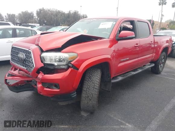 2018 Toyota Tacoma SR5 с VIN 3TMBZ5DN6JM015750, выставлен на аукционе IAAI как лот 41432507 с пробегом 114 643 миль миль и . История ставок и продаж доступна на DreamBid. Изображение 17.