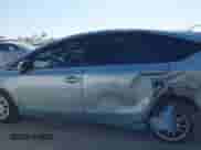 2015 Toyota Prius Two z VIN JTDZN3EU9FJ032759, wystawiony jako IAAI lot #42620922 z przebiegiem 151 572 mil mil oraz . Historia ofert i sprzedaży dostępna na DreamBid. Obrazek 14.