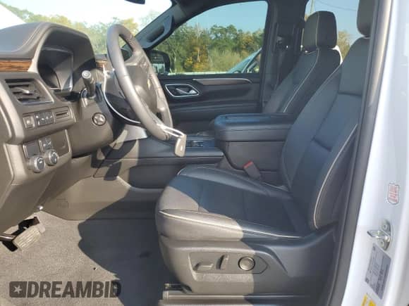 2022 Chevrolet Suburban Premier с VIN 1GNSCFKD2NR180661, выставлен на аукционе Copart как лот 74840484 с пробегом 55 972 миль миль и Списание • Salvage title. История ставок и продаж доступна на DreamBid. Изображение 7.