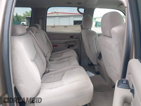 2004 Chevrolet Suburban LT with VIN 1GNEC16ZX4J266139, listed as a IAAI auction lot 42567443 with 103,561 mi miles and . Bid and sale history available at DreamBid. Image 8.