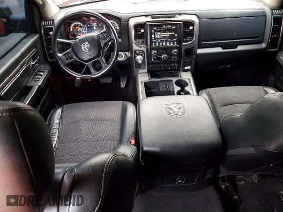 2014 Ram 1500 Sport z VIN 1C6RR6MT1ES272032, wystawiony jako Copart lot #66702835 z przebiegiem 172 652 mil mil oraz Szkoda całkowita • Salvage title. Historia ofert i sprzedaży dostępna na DreamBid. Obrazek 8.