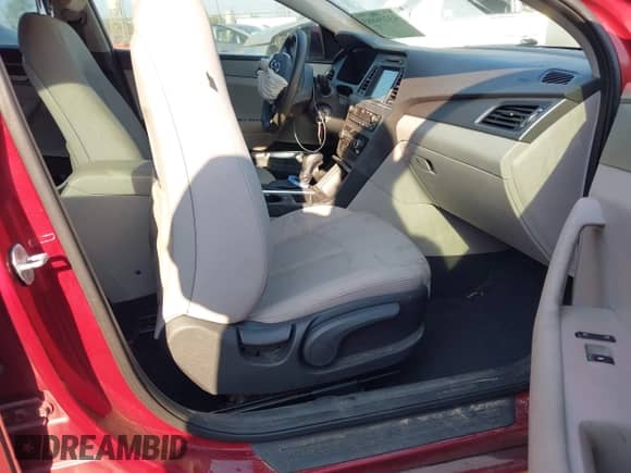 2016 Hyundai Sonata SE с VIN 5NPE24AF9GH311420, выставлен на аукционе IAAI как лот 43216883 с пробегом 126 704 миль миль и . История ставок и продаж доступна на DreamBid. Изображение 5.