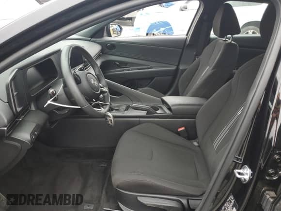 2025 Hyundai Elantra SEL Sport с VIN KMHLM4DG8SU902516, выставлен на аукционе Copart как лот 68995925 с пробегом 14 486 миль миль и Списание • Salvage title. История ставок и продаж доступна на DreamBid. Изображение 7.