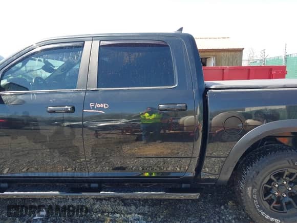 2018 Ram 1500 Rebel with VIN 1C6RR7YT4JS145768, listed as a IAAI auction lot 41593734 with 66,820 mi miles and . Bid and sale history available at DreamBid. Image 6.