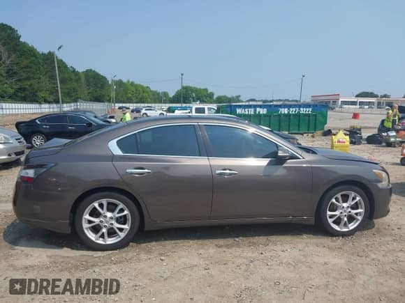 2014 Nissan Maxima SV with VIN 1N4AA5AP8EC462800, listed as a IAAI auction lot 42404180 with 144,222 mi miles and . Bid and sale history available at DreamBid. Image 13.