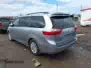 2017 Toyota Sienna XLE Auto Access Seat z VIN 5TDYZ3DC9HS795220, wystawiony jako IAAI lot #41641227 z przebiegiem 86 336 mil mil oraz . Historia ofert i sprzedaży dostępna na DreamBid. Obrazek 3.