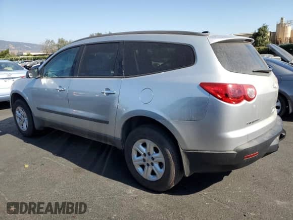 2011 Chevrolet Traverse LS z VIN 1GNKRFED8BJ374387, wystawiony jako Copart lot #71461725 z przebiegiem 187 468 mil mil oraz Szkoda całkowita • Salvage title. Historia ofert i sprzedaży dostępna na DreamBid. Obrazek 2.