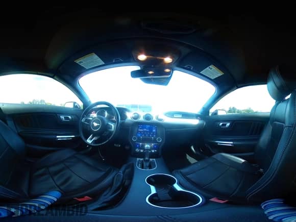 2022 Ford Mustang EcoBoost z VIN 1FATP8UH1N5101555, wystawiony jako IAAI lot #43112342 z przebiegiem 78 253 mil mil oraz . Historia ofert i sprzedaży dostępna na DreamBid. Obrazek 18.