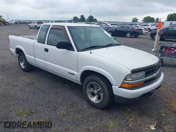 2003 Chevrolet S-10 LS с VIN 1GCCS19X138138732, выставлен на аукционе IAAI как лот 42520528 с пробегом 192 875 миль миль и . История ставок и продаж доступна на DreamBid. Изображение 1.