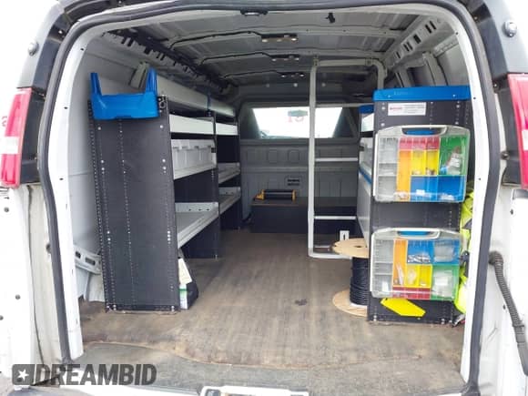 2017 Chevrolet Express Cargo с VIN 1GCWGAFF0H1134097, выставлен на аукционе IAAI как лот 43193210 с пробегом 130 349 миль миль и . История ставок и продаж доступна на DreamBid. Изображение 8.