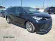 2021 Toyota Sienna Limited z VIN 5TDZSKFC7MS009747, wystawiony jako Copart lot #71240465 z przebiegiem 40 127 mil mil oraz Szkoda całkowita • Salvage title. Historia ofert i sprzedaży dostępna na DreamBid. Obrazek 4.