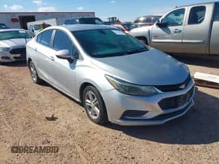 2017 Chevrolet Cruze LT с VIN 1G1BE5SM3H7101181, выставлен на аукционе IAAI как лот 43272644 с пробегом 107 082 миль миль и . История ставок и продаж доступна на DreamBid. Изображение 1.
